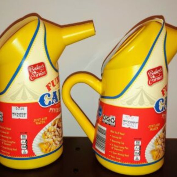 Set of 2 Brand New Funnel Cake Pitcher Birthday Carnival Party Supplies Lot - Picture 6 of 6